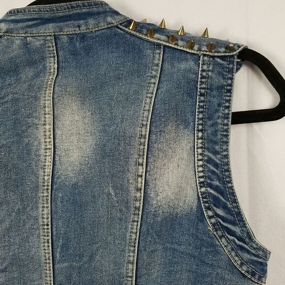 š¤5/$20š¤āFOREVERĀ 21..āspikedājeanāvest.. - Picture 8 of 10